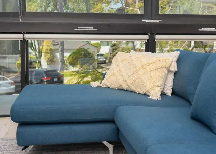 Bright And Trendy 2-Story Bankers Hill Condo